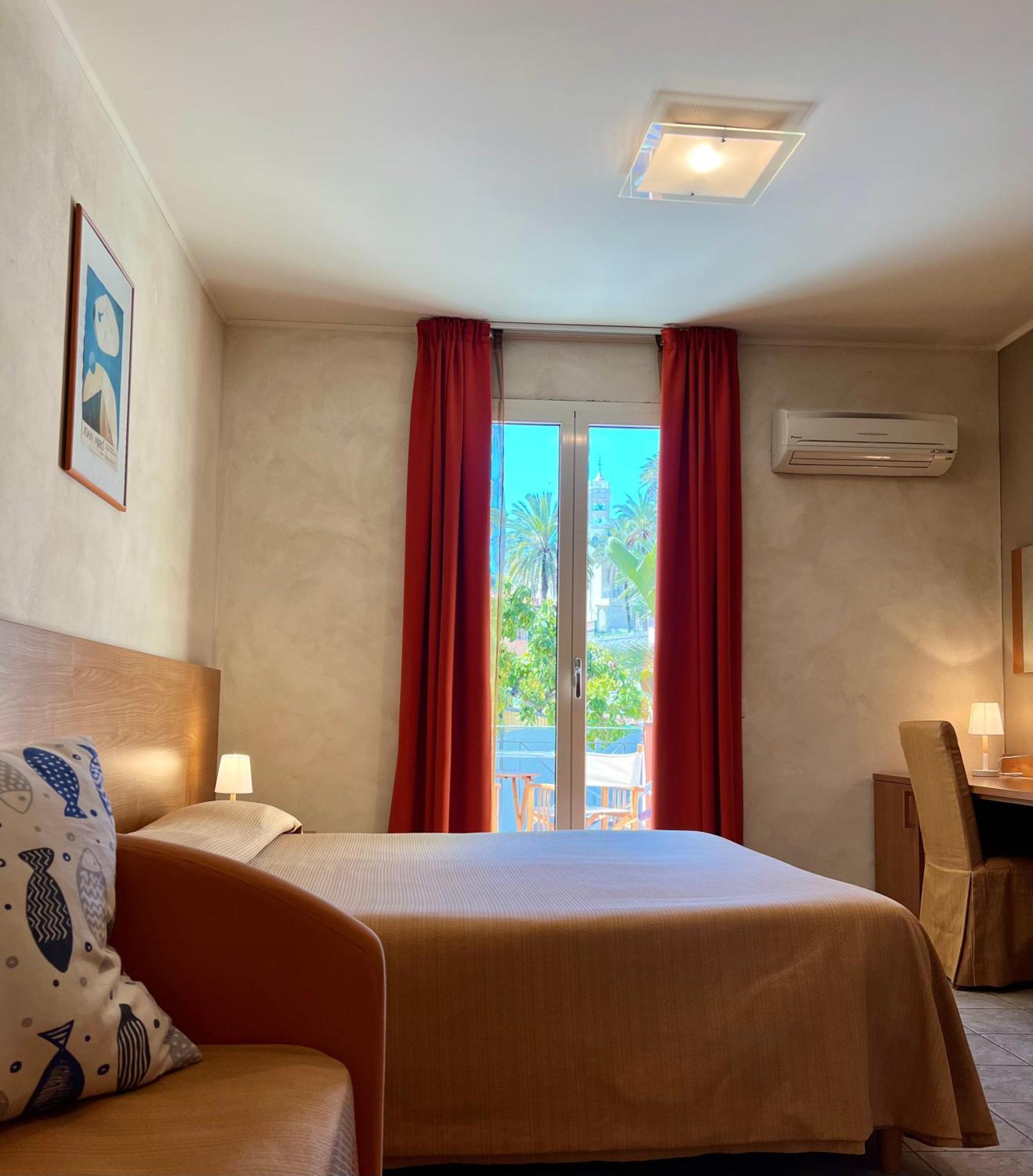 Acqua Di Mare Acomodação com café da manhã Bordighera Exterior foto
