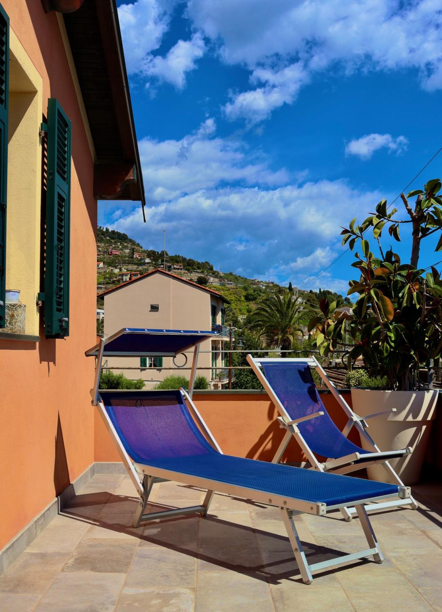 Acqua Di Mare Acomodação com café da manhã Bordighera Exterior foto