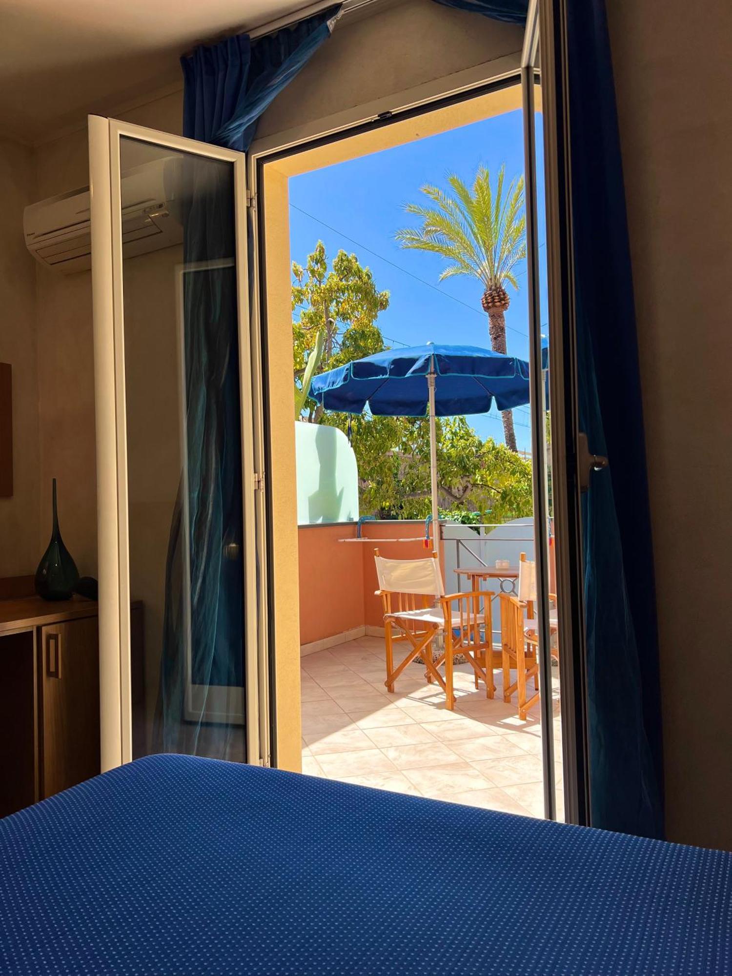 Acqua Di Mare Acomodação com café da manhã Bordighera Exterior foto